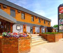 Travelodge by Wyndham Winnipeg Airport West 