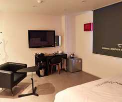 Hotel The May