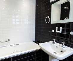 Hotel Elmbank  and Lodge