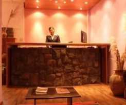 Hotel Cantuta Inn