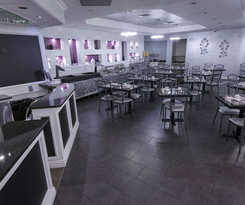 Avenue Plaza