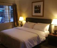 Hotel The Happy Hollow