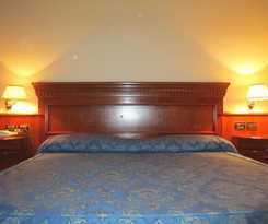 Larissa Inn
