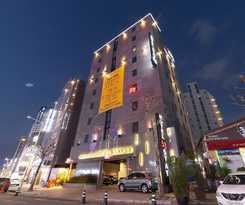 Hotel Stay 53