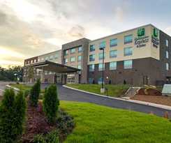 Holiday Inn Express and Suites Charlotte Ne - University Area