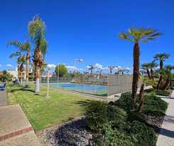 Hotel Desert Breezes Resort