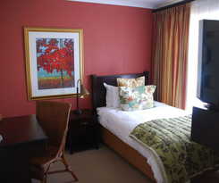 Sunninghill Guest Lodge