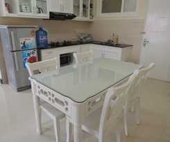 Queen Central Apartment-hotel