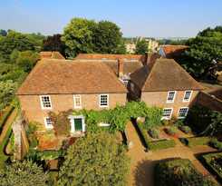 Hotel The Stable Courtyard Bedrooms At Leeds Castle