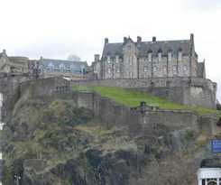Edinburgh Castle Apartments and Suites