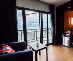 The Loft Seaside Sriracha