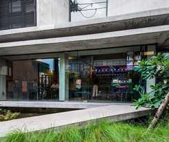 B Arch House