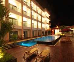 Paragon Suites Resort