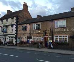 Hotel Half Moon and Restaurant