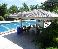 Hotel Suan Phueng Pa Wai Resort