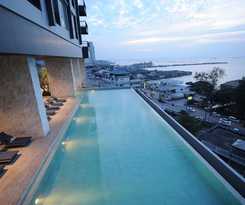 Hotel Oakwood and Residence Sriracha