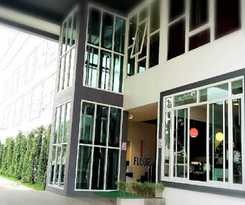 Hotel The Zell Budget Buriam