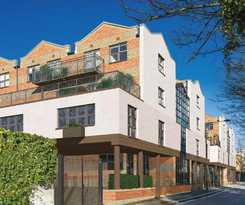  Valet Apartments Bruges Place