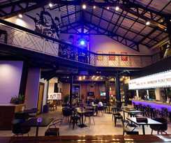 Prince Theatre Heritage Stay Hostel - Silom