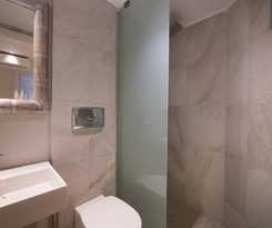 Hotel Crystal Waters