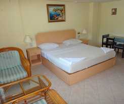Richman Poorman Guesthouse
