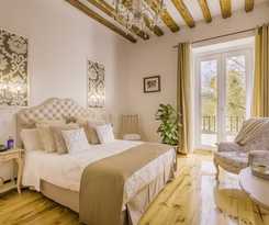 Oriente Palace Apartments