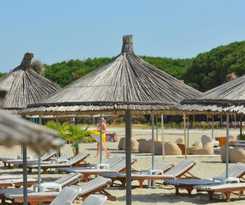 Hotel Sandy Beach Resort