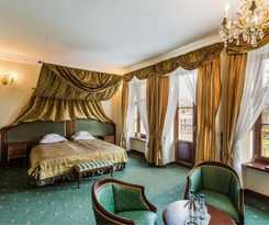 Hotel Dw&oacute;r Kombornia&spa