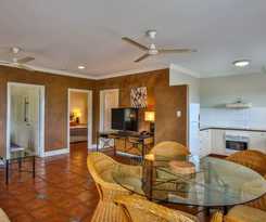 Hotel Moonlight Bay Suites