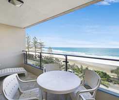 Clubb Coolum Beach Resort