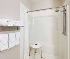 Hotel Ramada By Wyndham Cold Lake