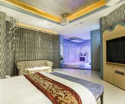 Moonarea Business Leisure