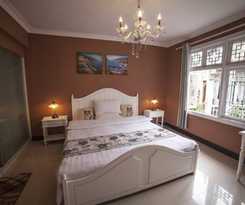  Fenghuang Jianghu Inn