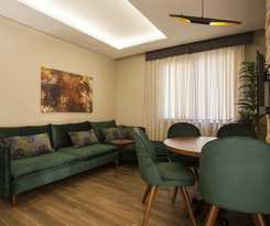 Maxuite Hotel In Home