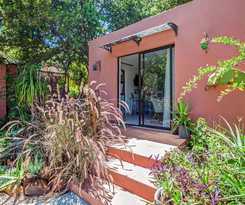 Sitatunga Guest Lodge and Transfers
