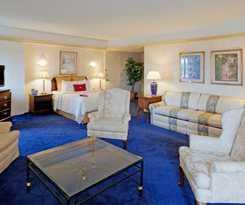 Holiday Inn and Suites Pittsfield-berkshires, An Ihg