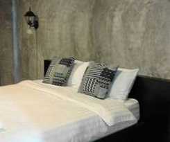  Come Moon Loft Hotel