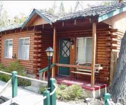 Hotel Whispering Pines