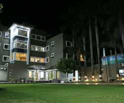 Hotel FabHotel Bee Town - AB Road
