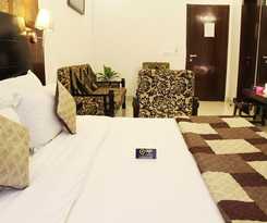 Hotel Oyo 9963 Raja Palace