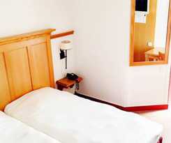 Kyriad Chantilly Nord - Saint-maximin