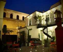 The 3 Ducks Eiffel Tower By Hiphophostels