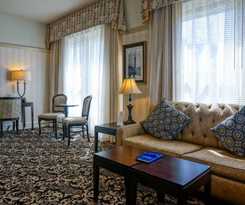 Gaslamp Plaza Suites