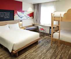 Hotel Ibis Saigon Airport