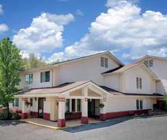 Hotel Super 8 By Wyndham Newburgh/west Point Near Stewart Airport
