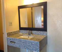Hotel Diamond Inn & Suites