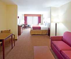 Holiday Inn Express and Suites Quincy I-10, An Ihg