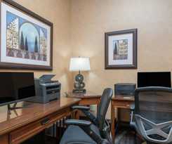 Holiday Inn and Suites St. Cloud, An Ihg