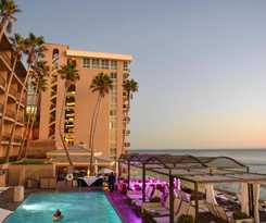 Hotel Surf and Sand Resort