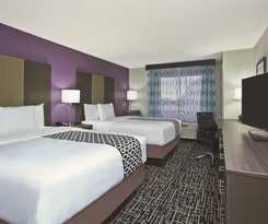 La Quinta Inn and Suites By Wyndham Fairborn Wright-patterson